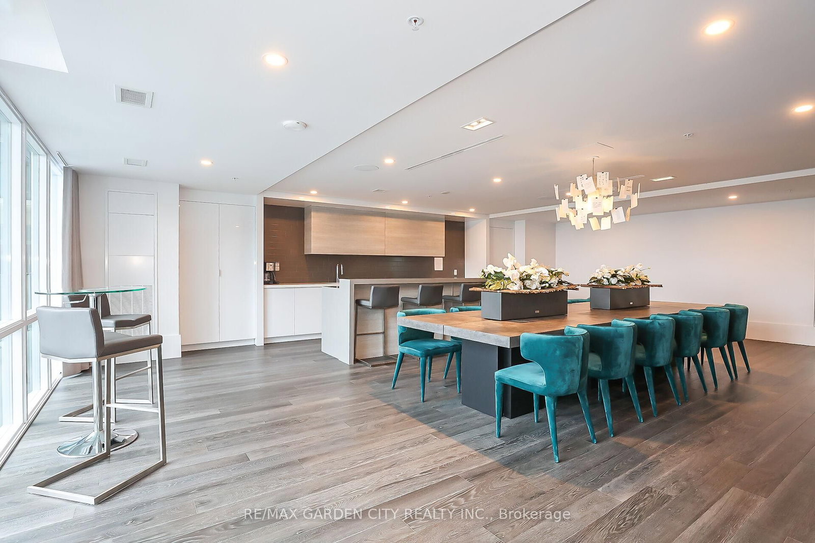 16 Concord Place, Unit 431 - Photo 7