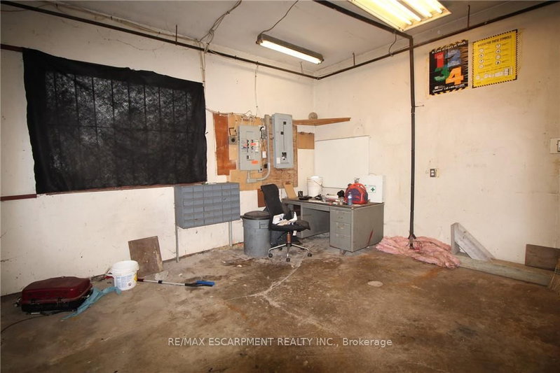 481 GARNER Rd E photo 4
