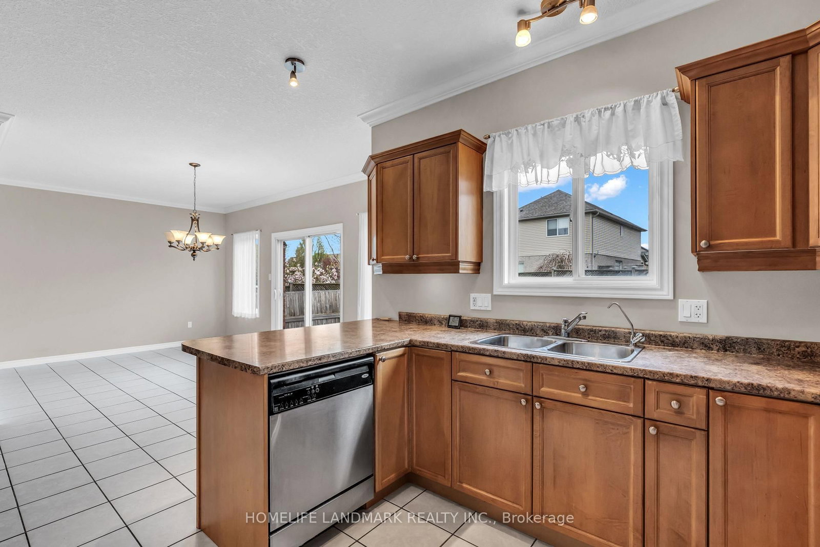 1538 Coronation Drive - Photo 16