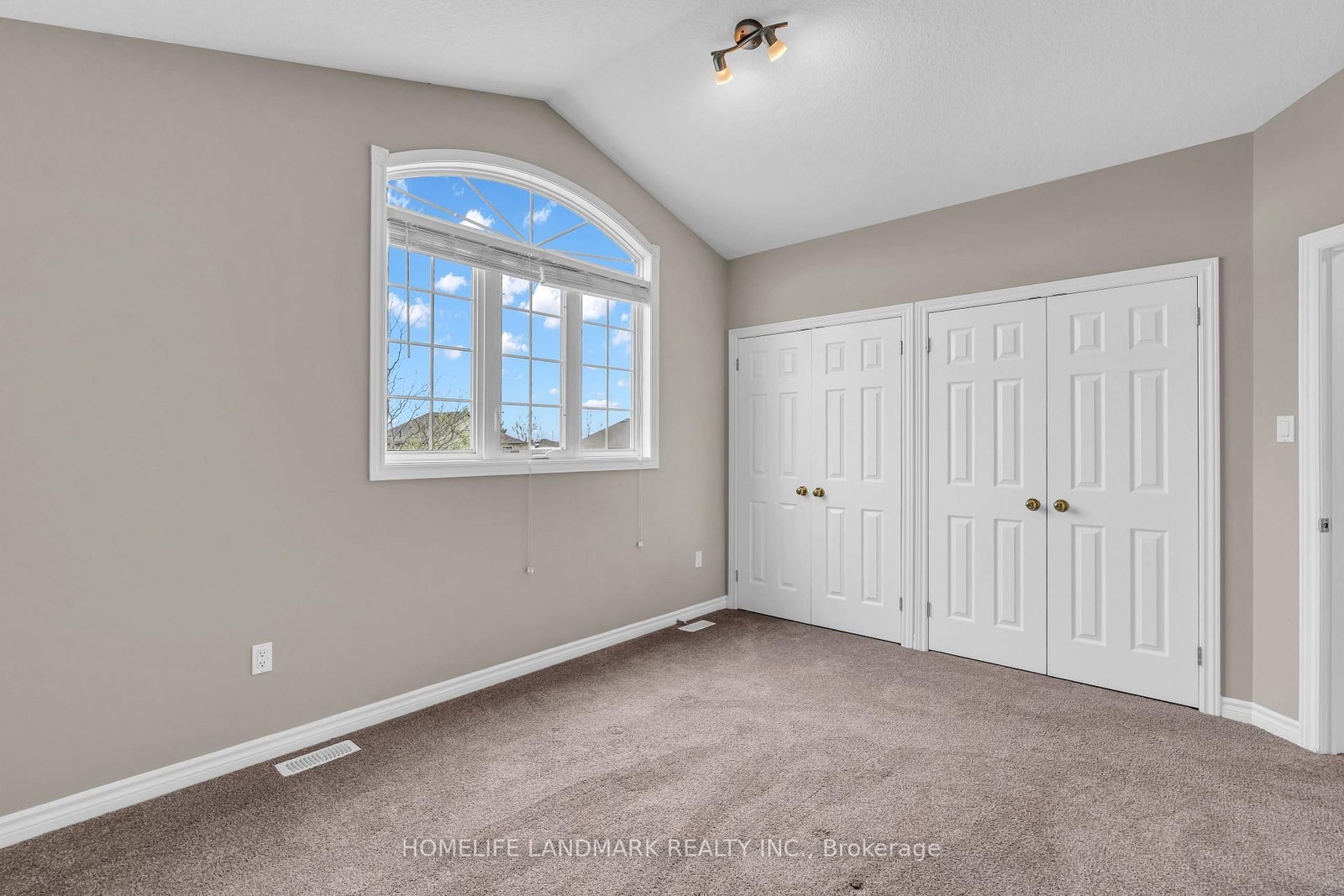 1538 Coronation Drive - Photo 32