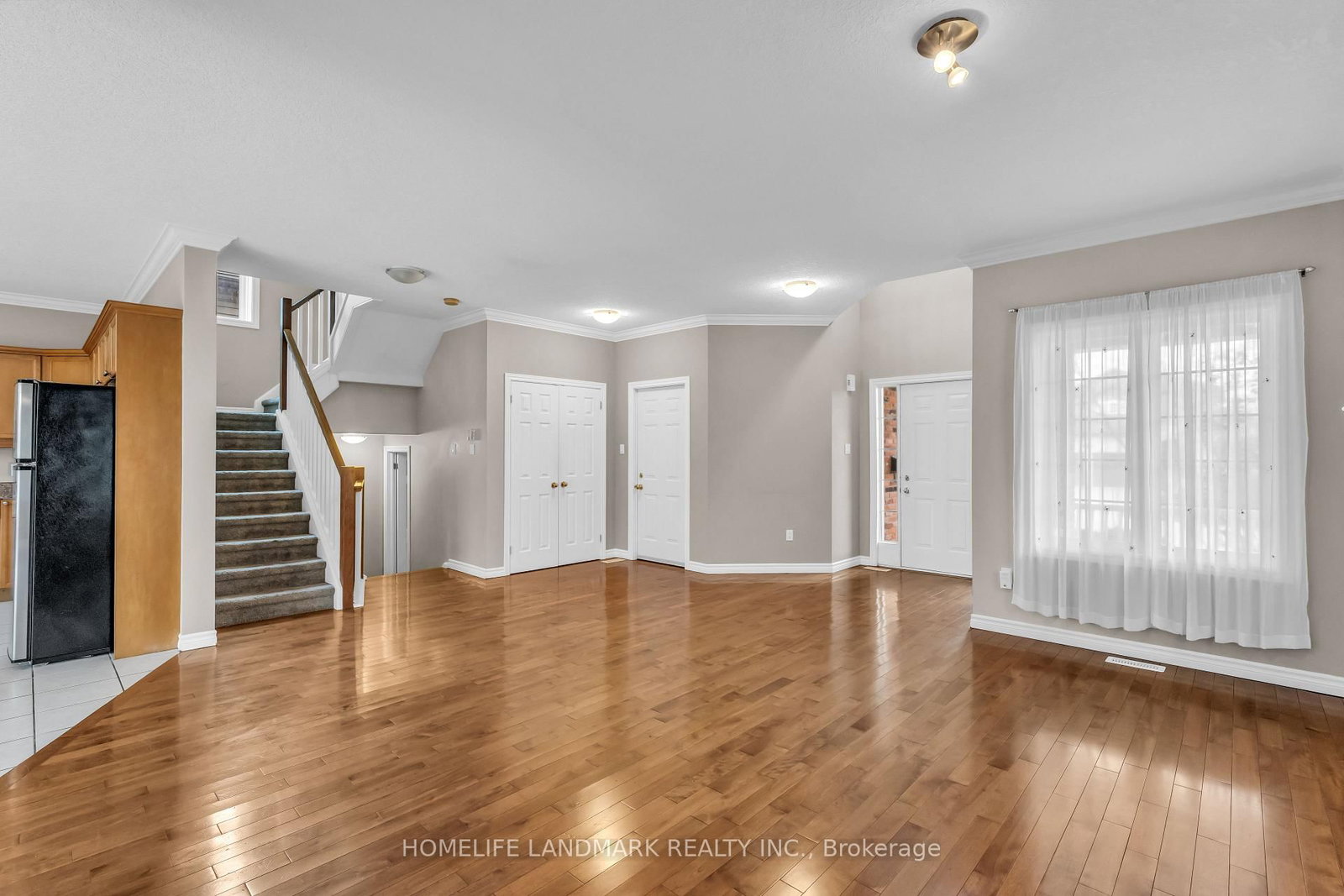 1538 Coronation Drive - Photo 8