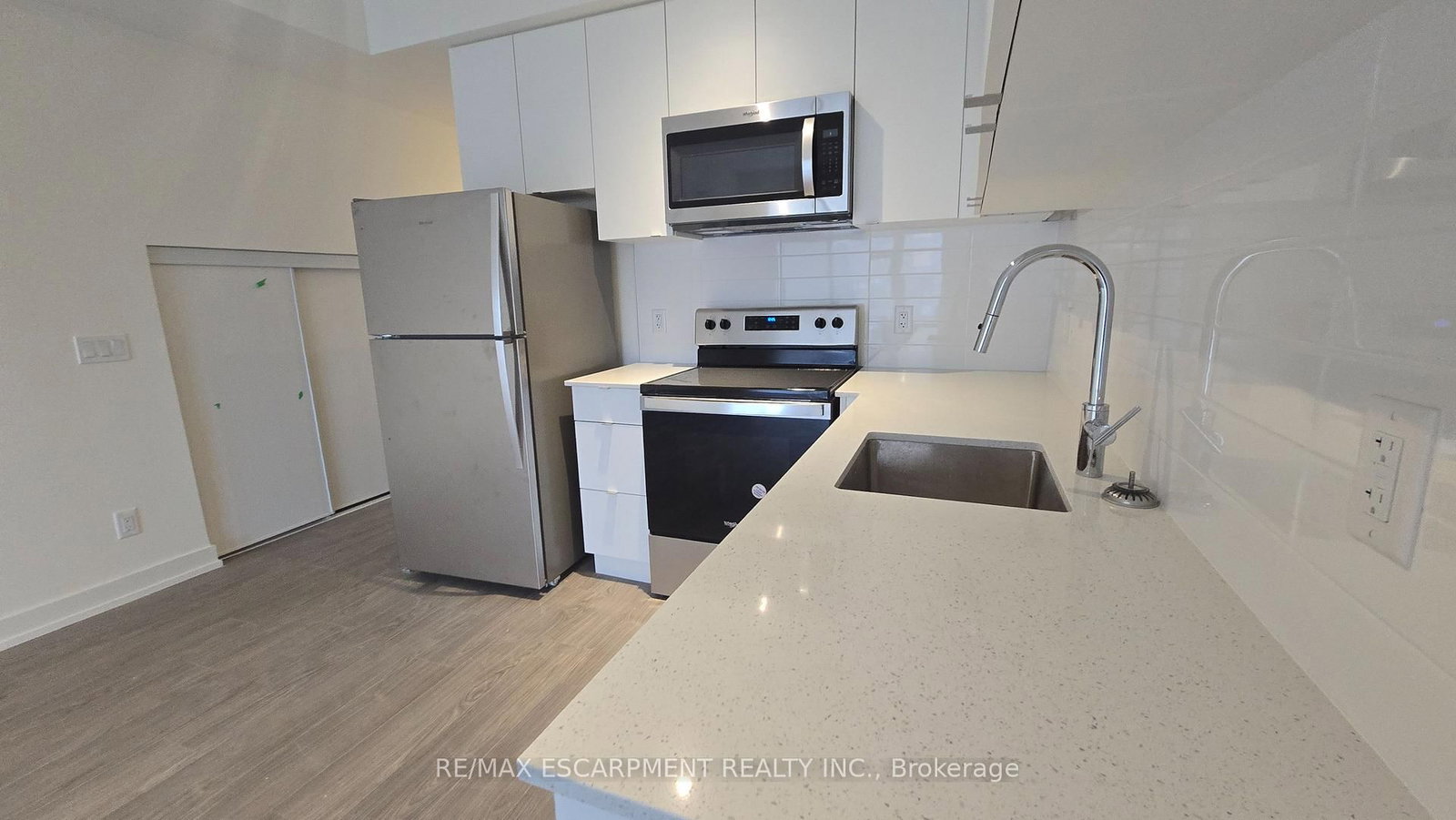 16 Melbourne Avenue, Unit 210B - Photo 12