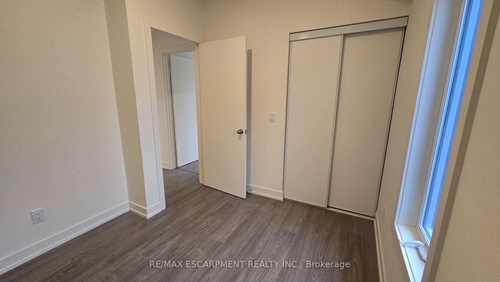 16 Melbourne Avenue, Unit 210B - Photo 16
