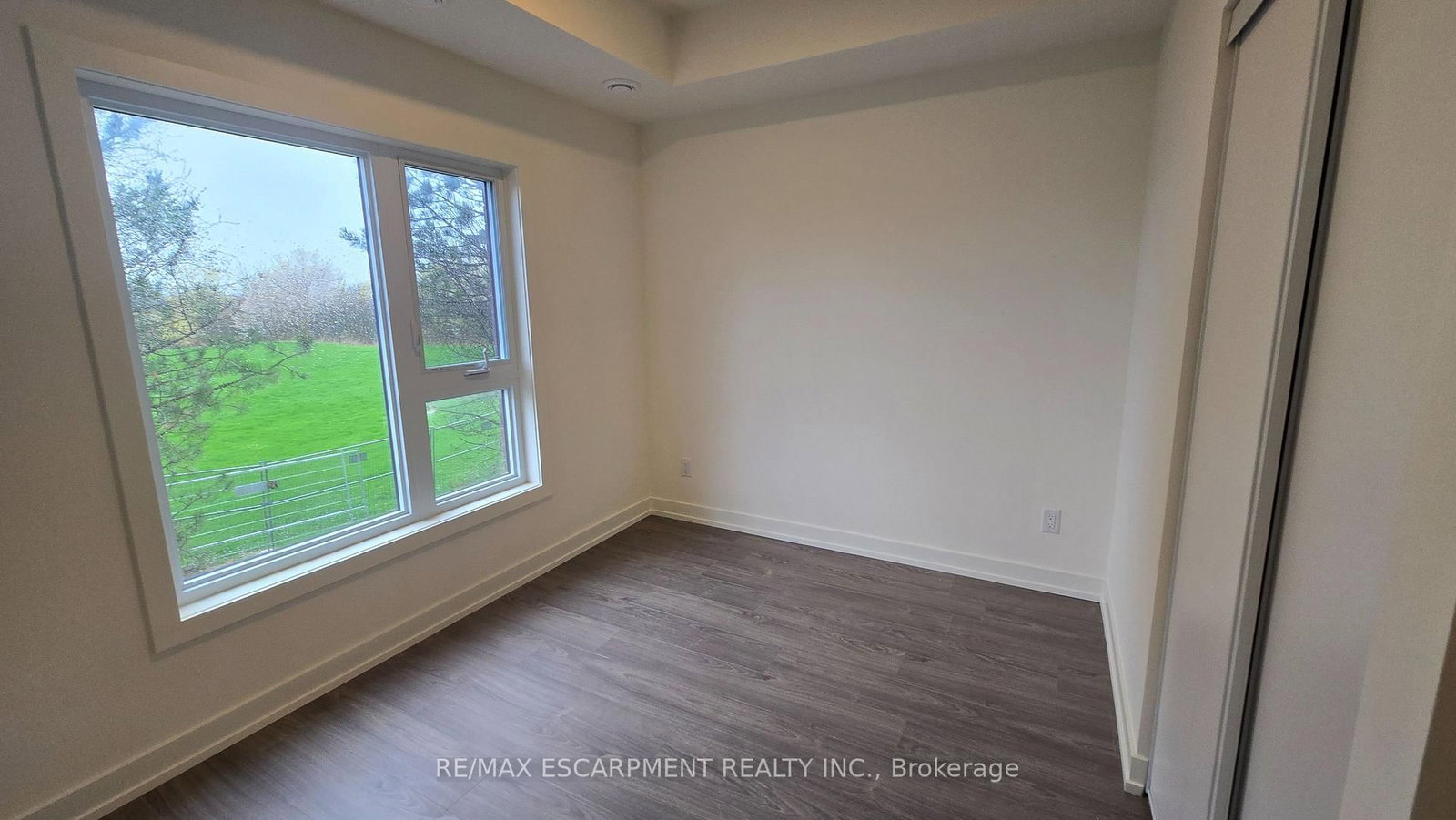 16 Melbourne Avenue, Unit 210B - Photo 17