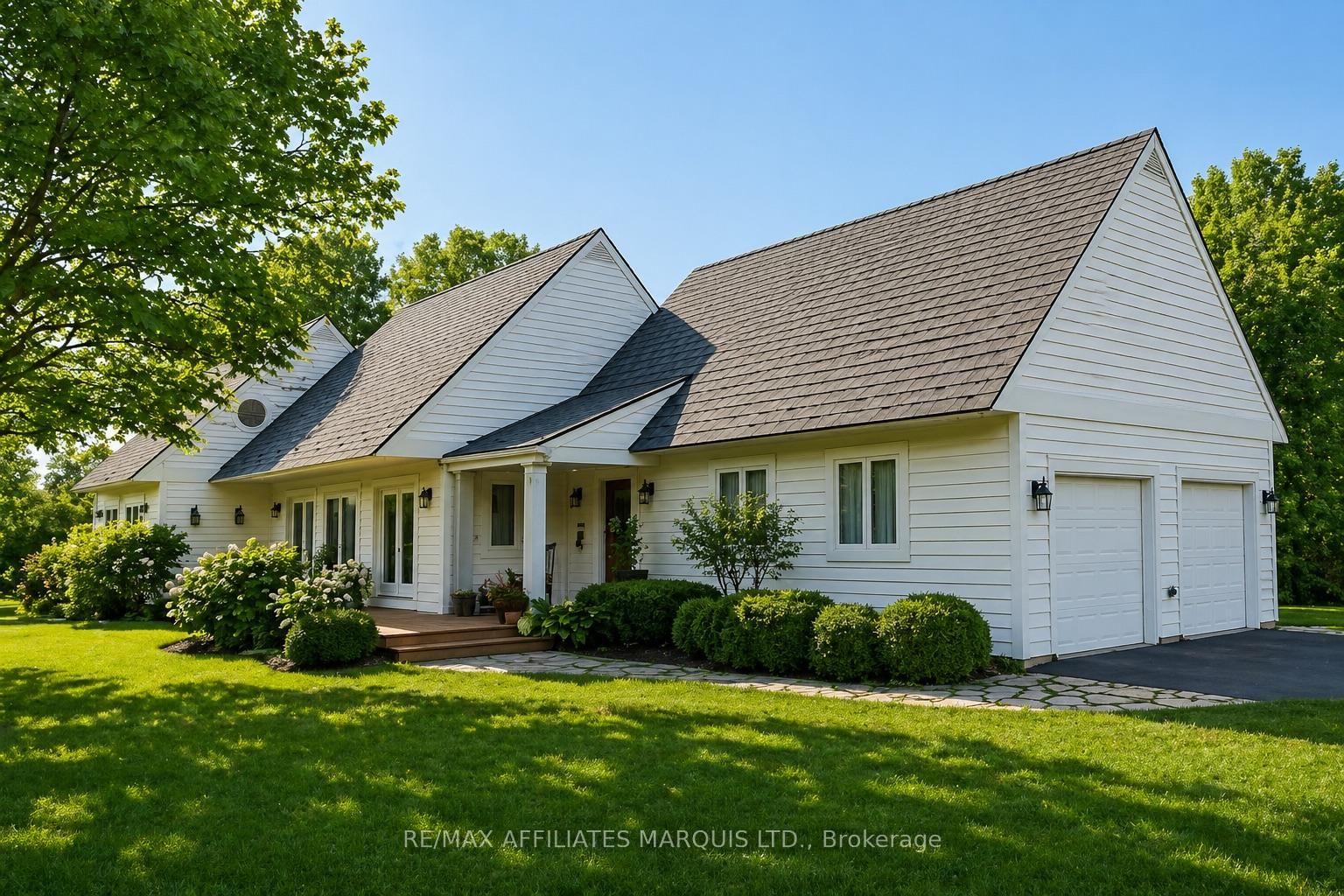 18537 STONEHOUSE POINT Road • South Glengarry, ON photo 1