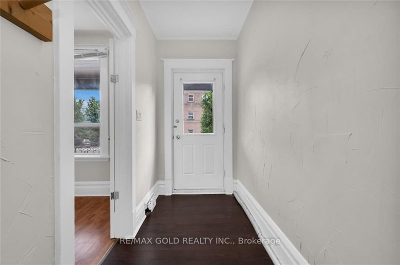 746 King Street W