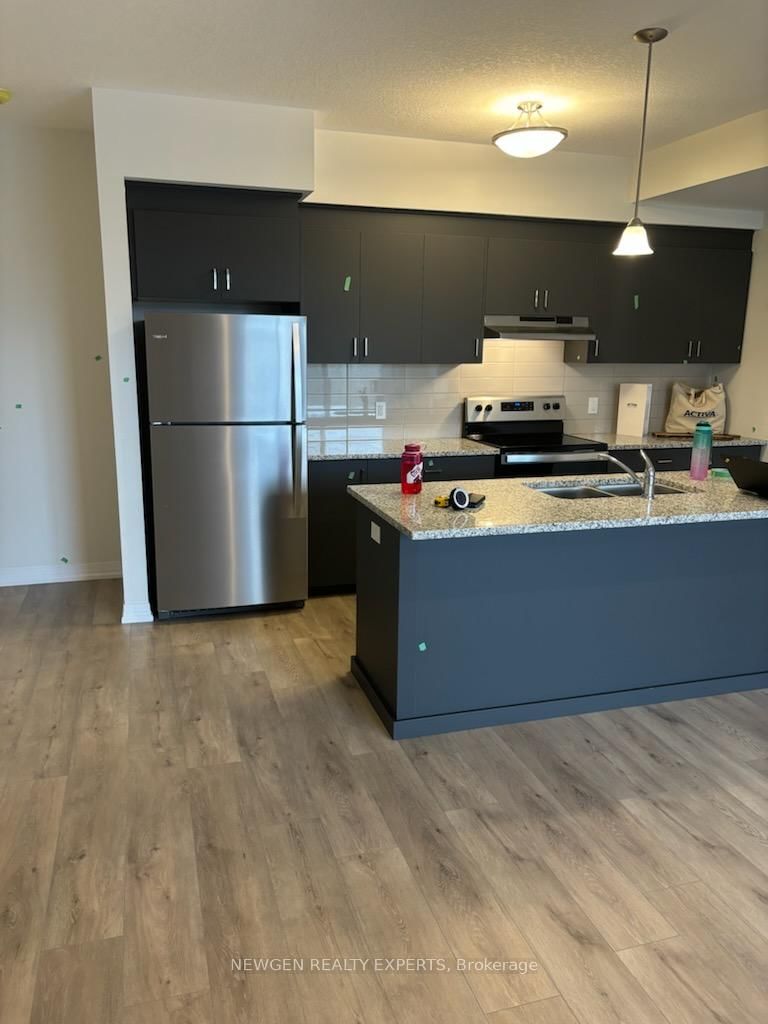 home for lease on E018-261 Woodbine Ave Avenue