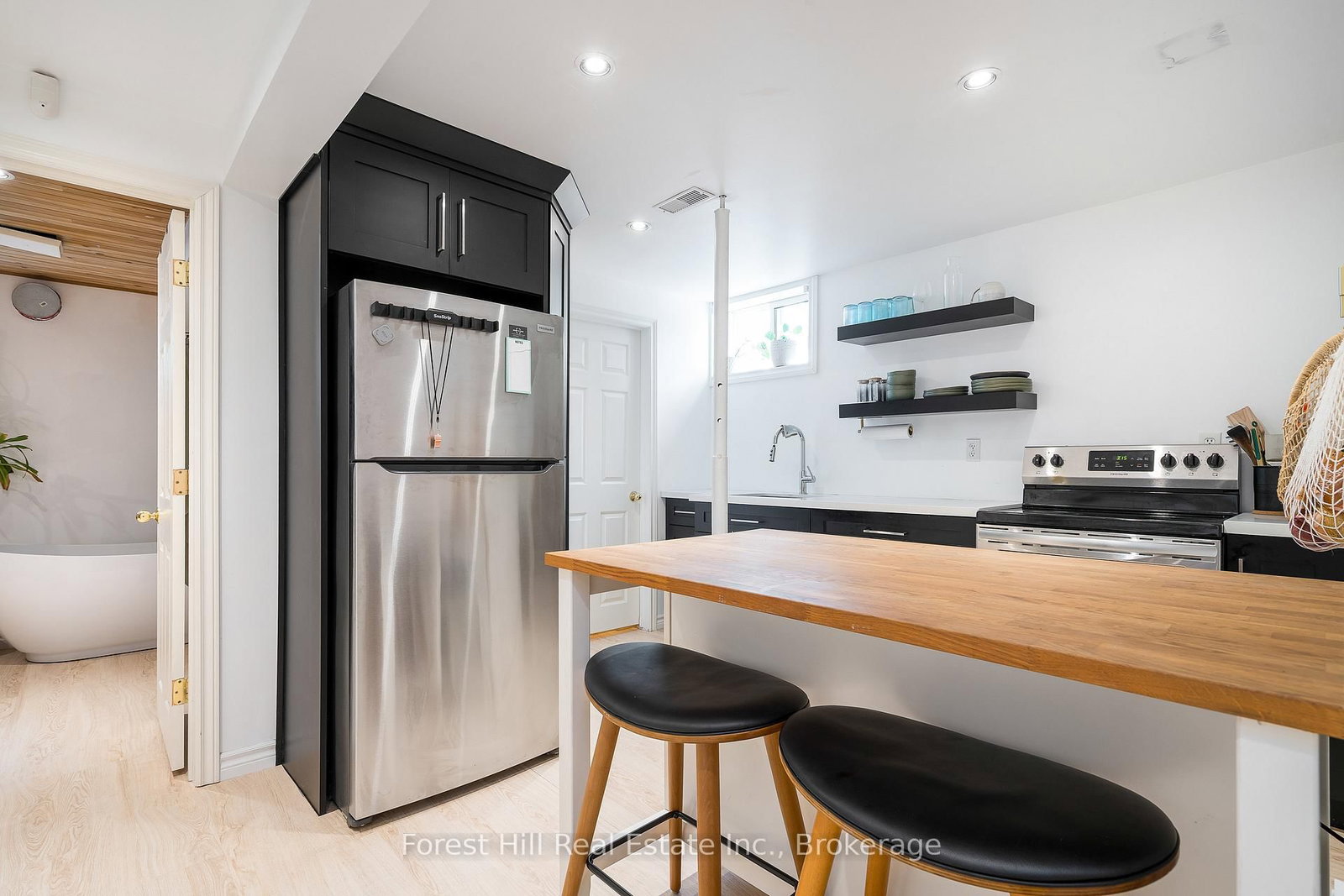 144 Brooker Boulevard - Photo 32