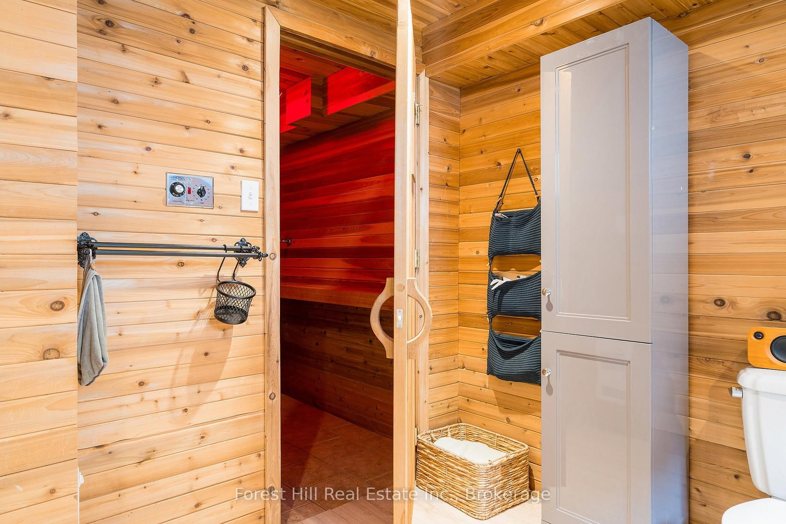 144 Brooker Boulevard - Photo 35