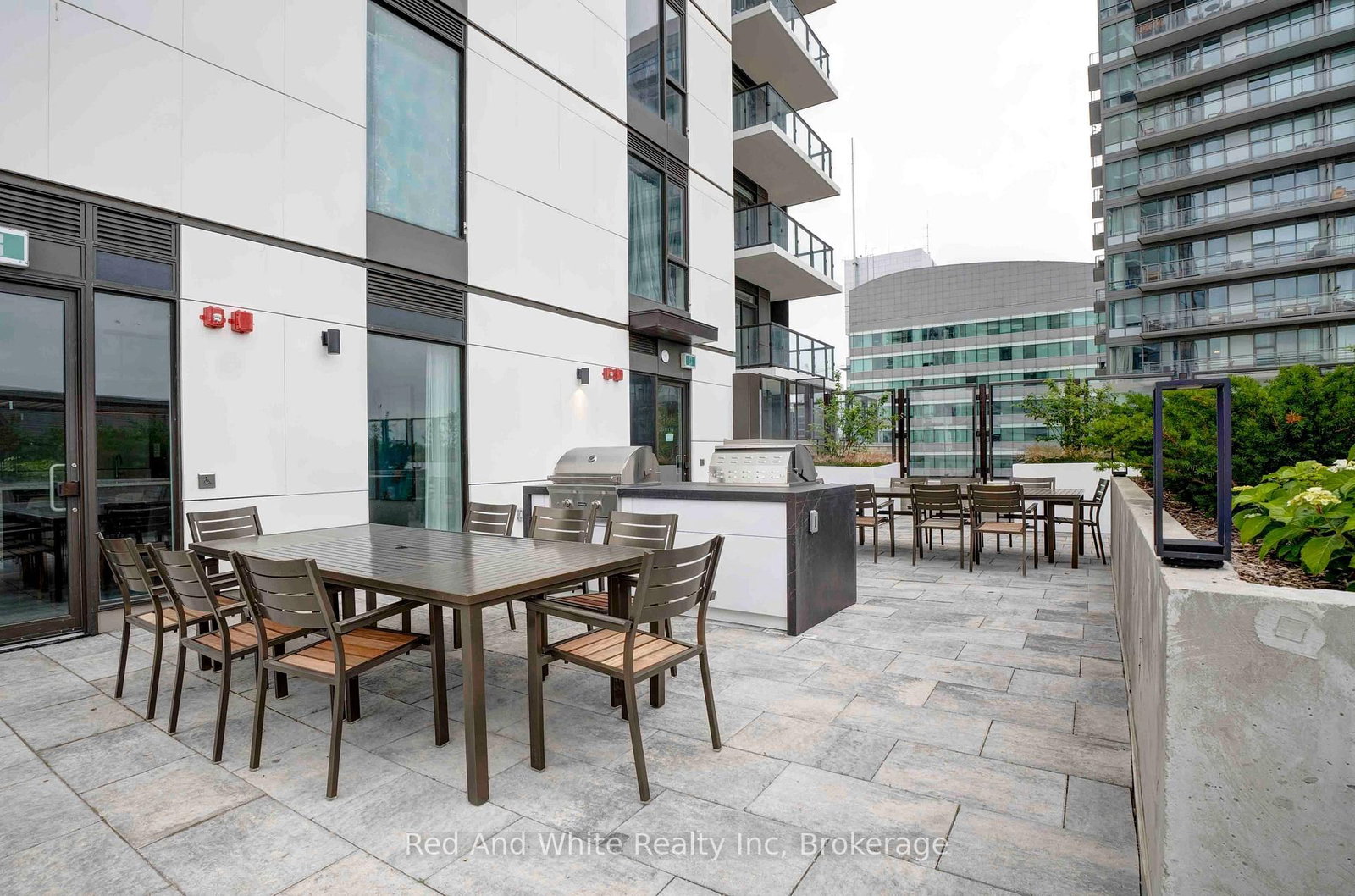 55 Duke Street W, Unit 803 - Photo 12