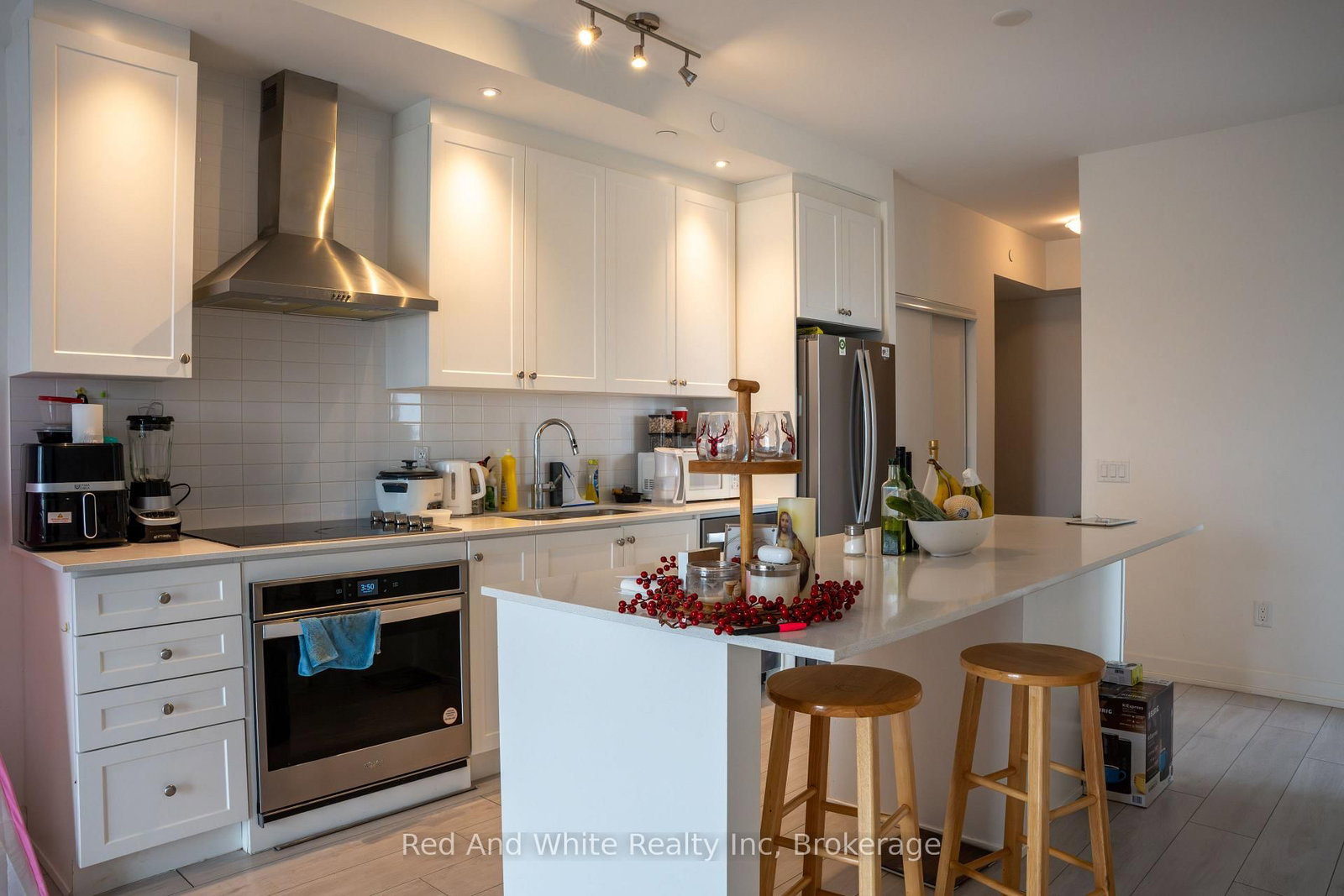 55 Duke Street W, Unit 803 - Photo 31
