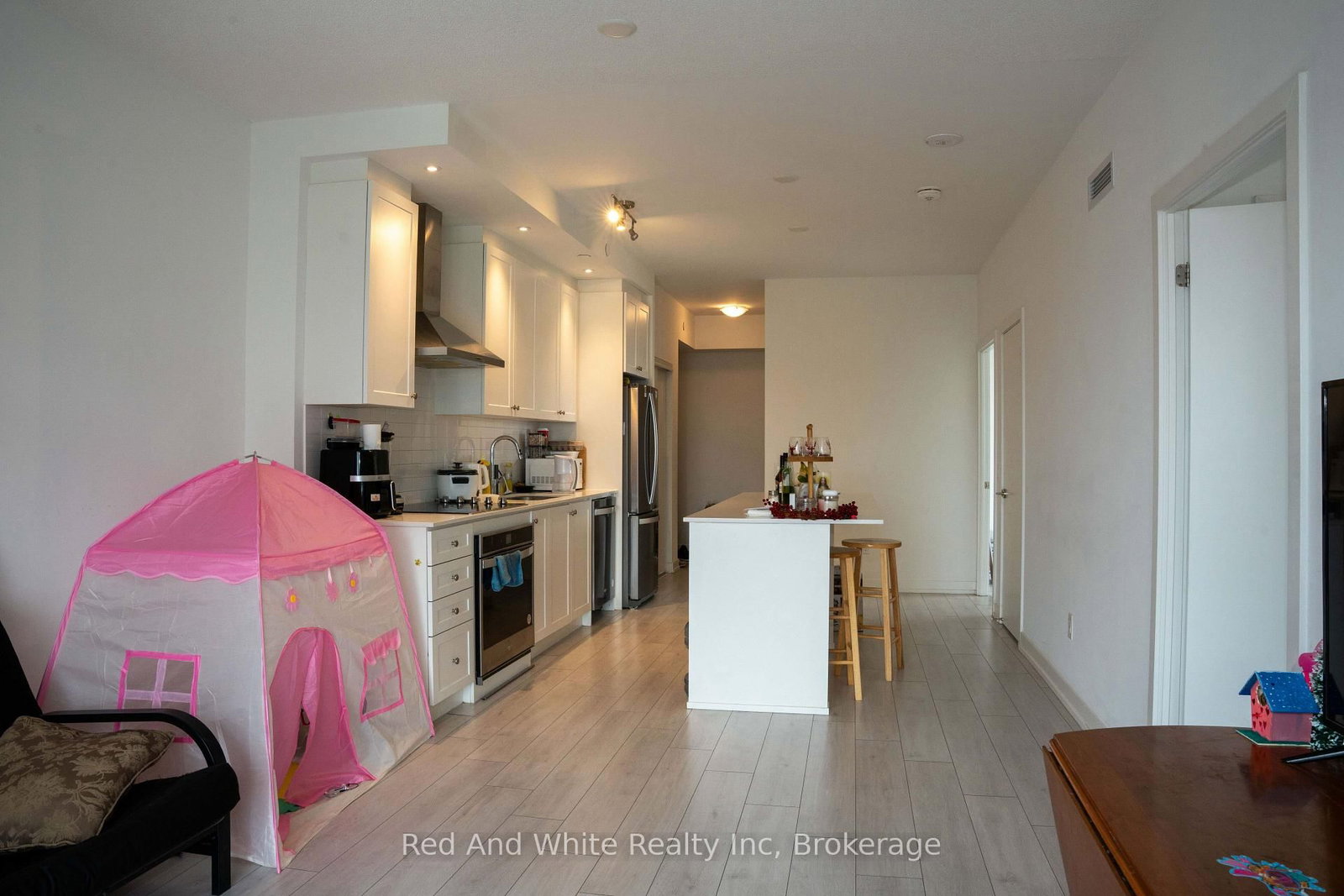 55 Duke Street W, Unit 803 - Photo 32