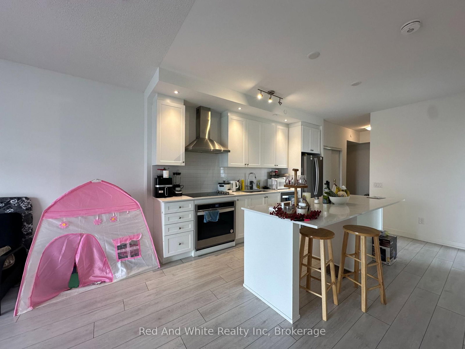 55 Duke Street W, Unit 803 - Photo 33