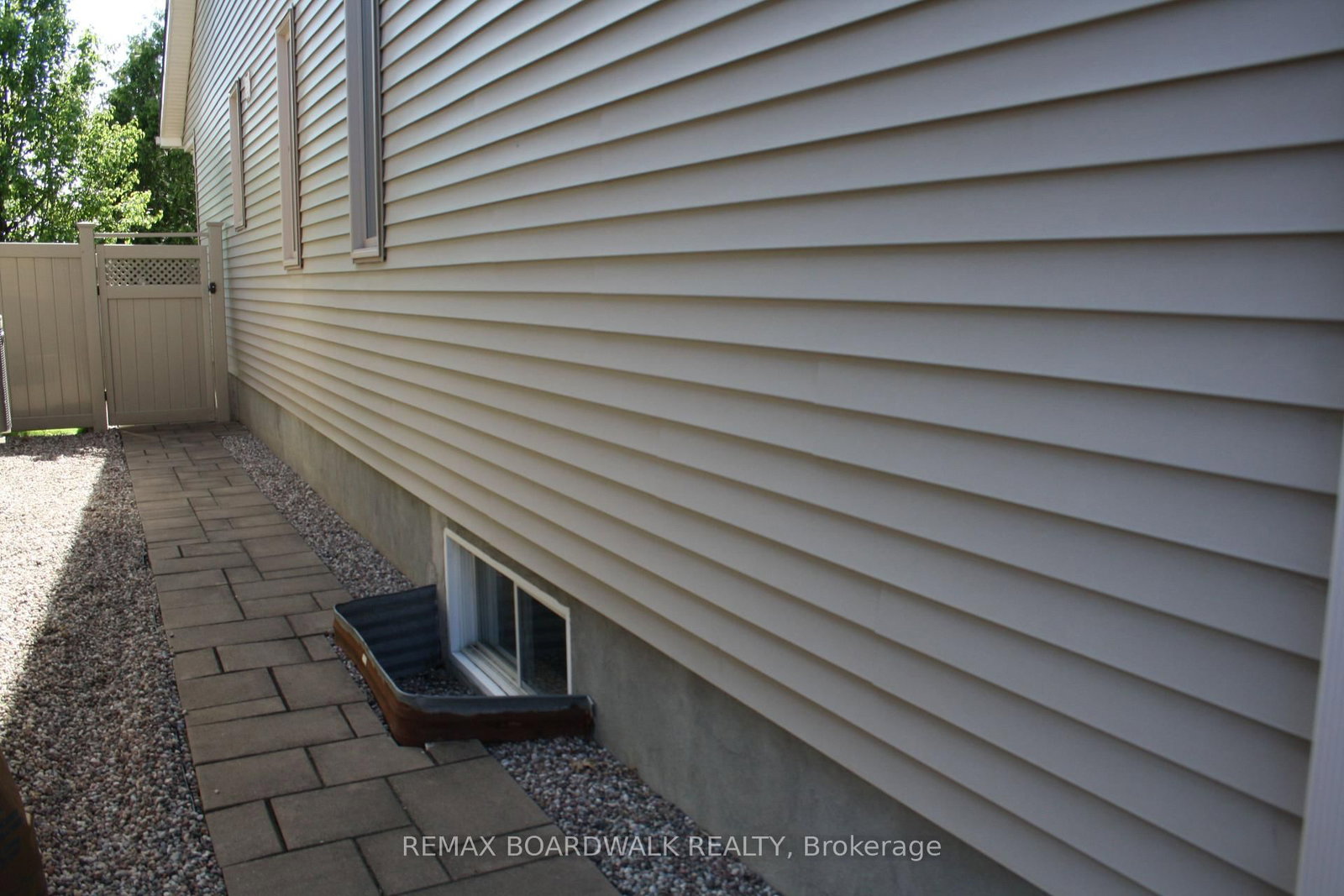 1861 Mickelberry Crescent • Orleans, ON photo 34