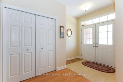 1861 Mickelberry Crescent • Orleans, ON photo 5