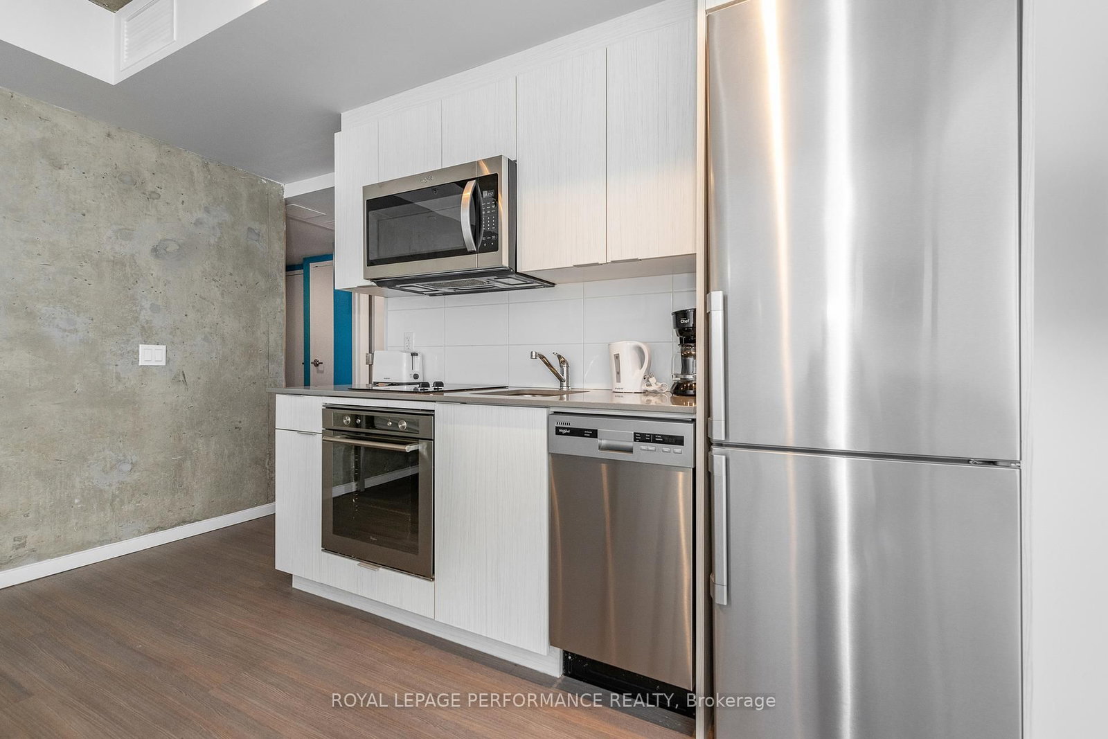 105 Champagne Avenue S, Unit 1118 - Photo 17