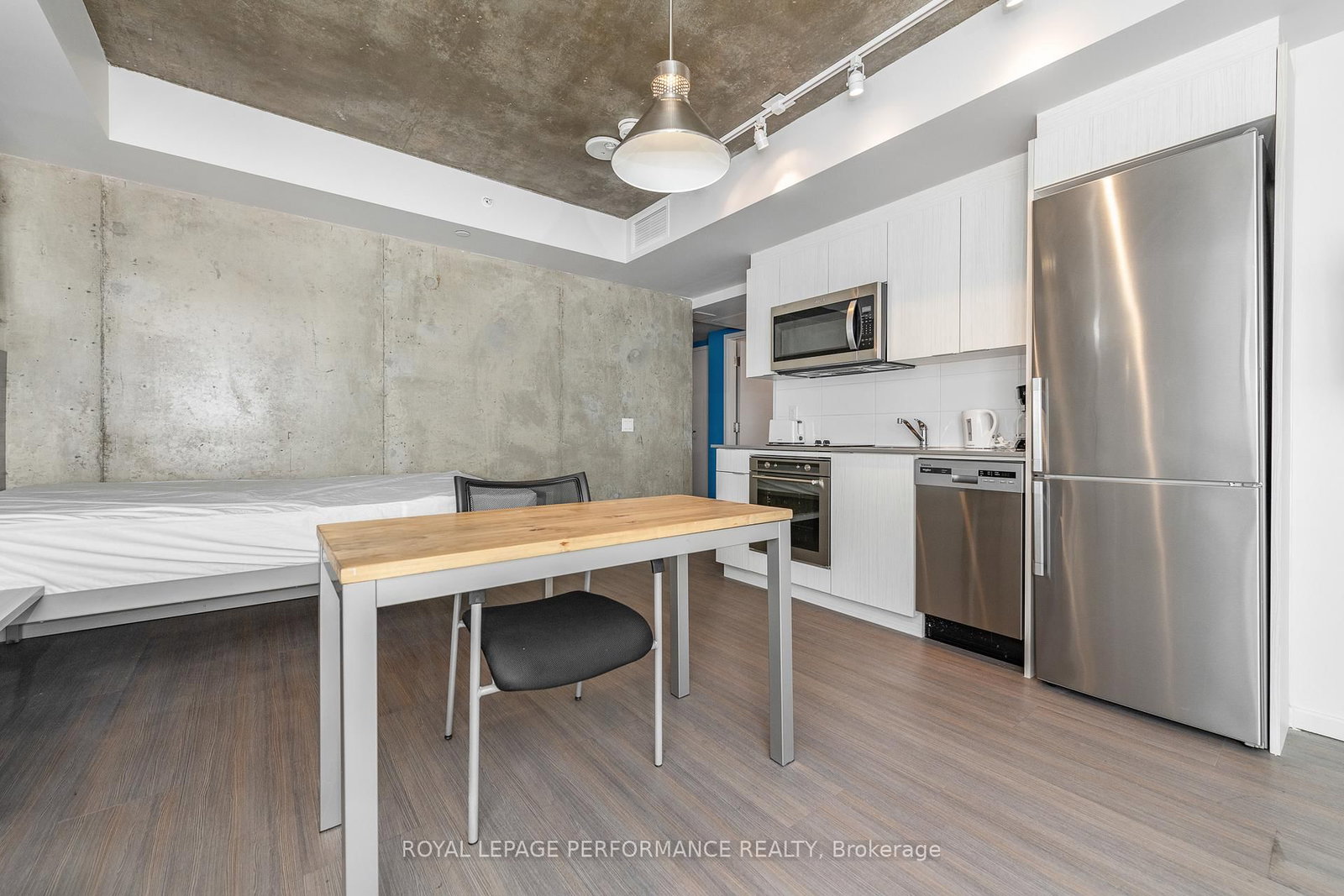 105 Champagne Avenue S, Unit 1118 - Photo 18