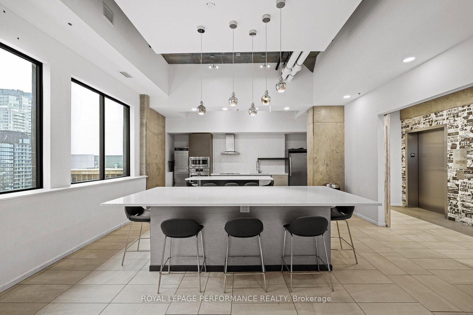 105 Champagne Avenue S, Unit 1118 - Photo 24