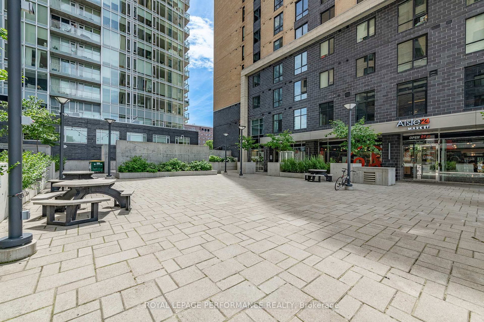 105 Champagne Avenue S, Unit 1118 - Photo 30