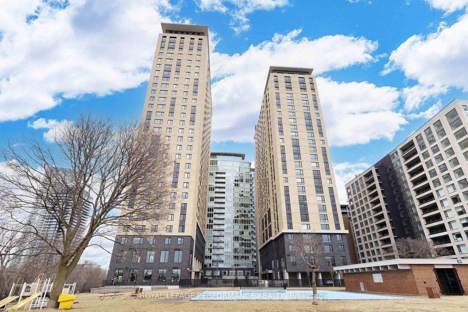 105 Champagne Avenue S, Unit 1118 - Photo 31