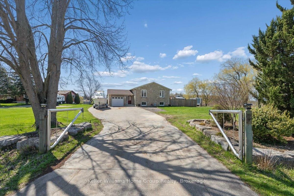 Detached House for sale at 1211 Old Highway 8 Highway, Hamilton, Ontario, L9H 5E1 - Rural Flamborough - MLS: X13051502