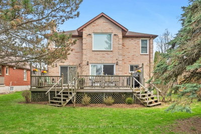 1093 Frei Street — photo 4