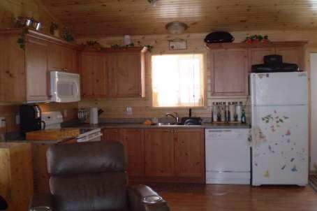 48 Madawaska Tr, Wasaga Beach, L9Z1X7 | Image 2