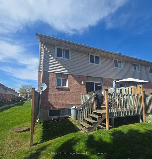 25 - 481 Springbank Avenue N