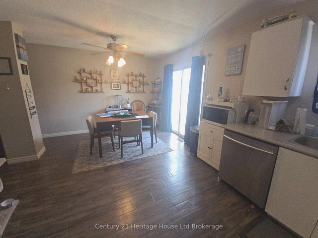 25 - 481 Springbank Avenue N