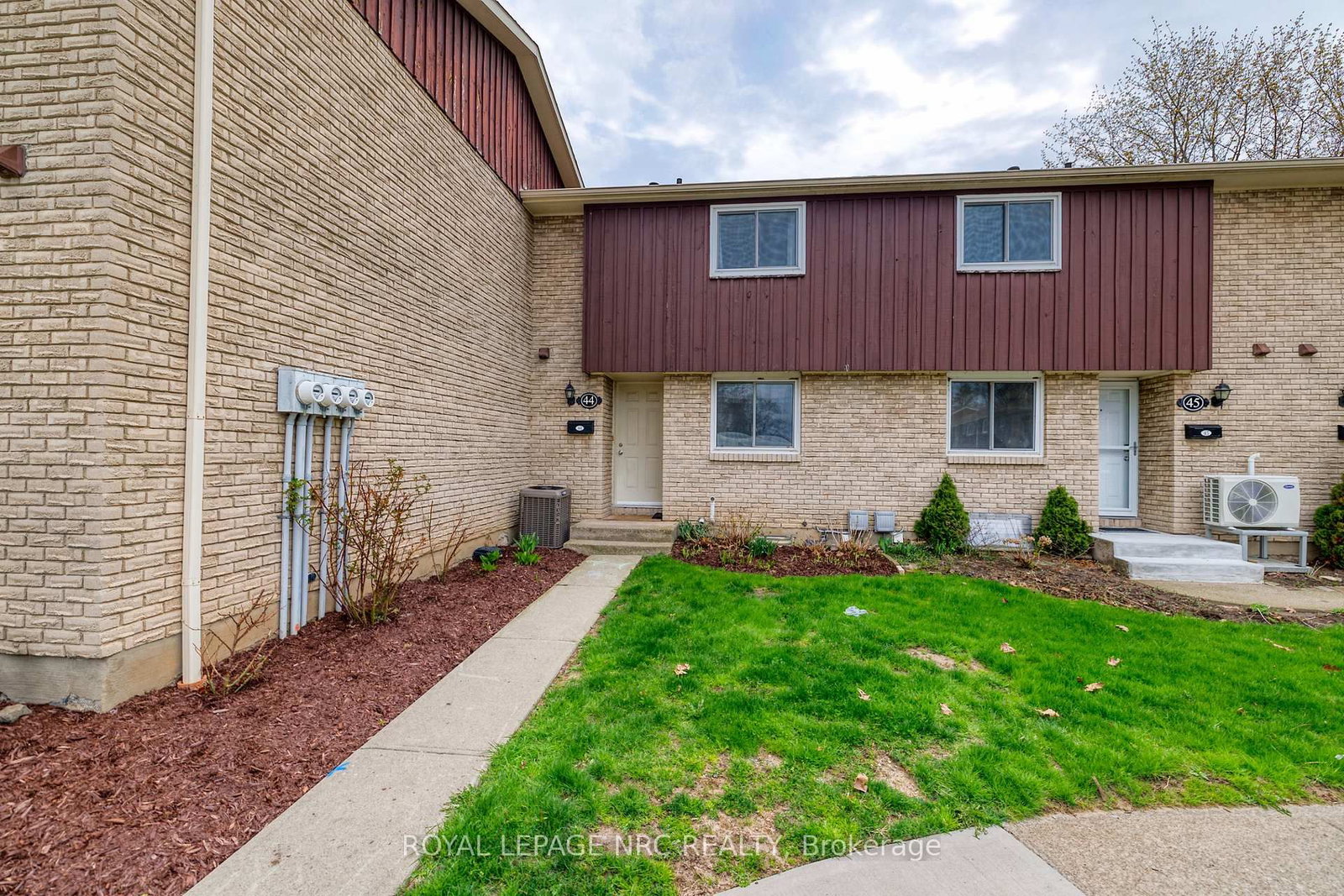 50 Lakeshore Rd unit 44 Road • St. Catharines, ON photo 2