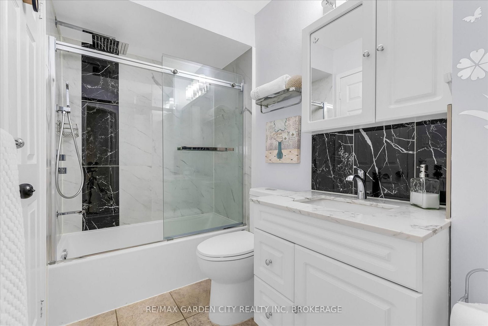 11 Jefferson Court W - Photo 17