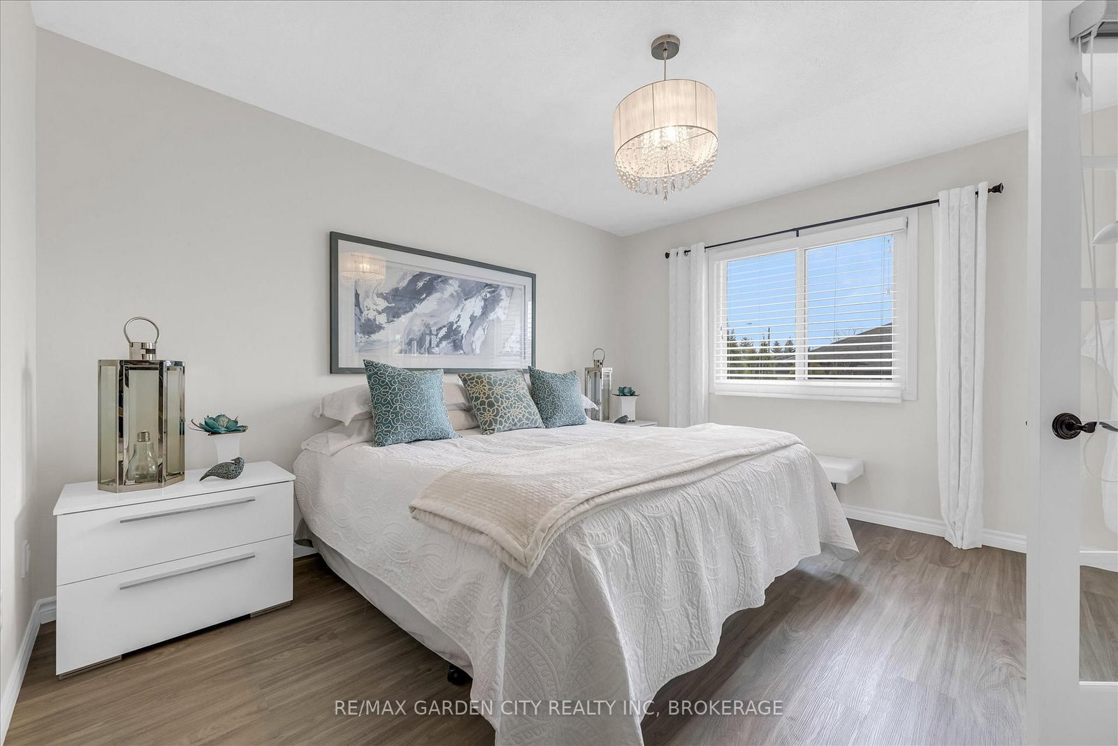 11 Jefferson Court W - Photo 18