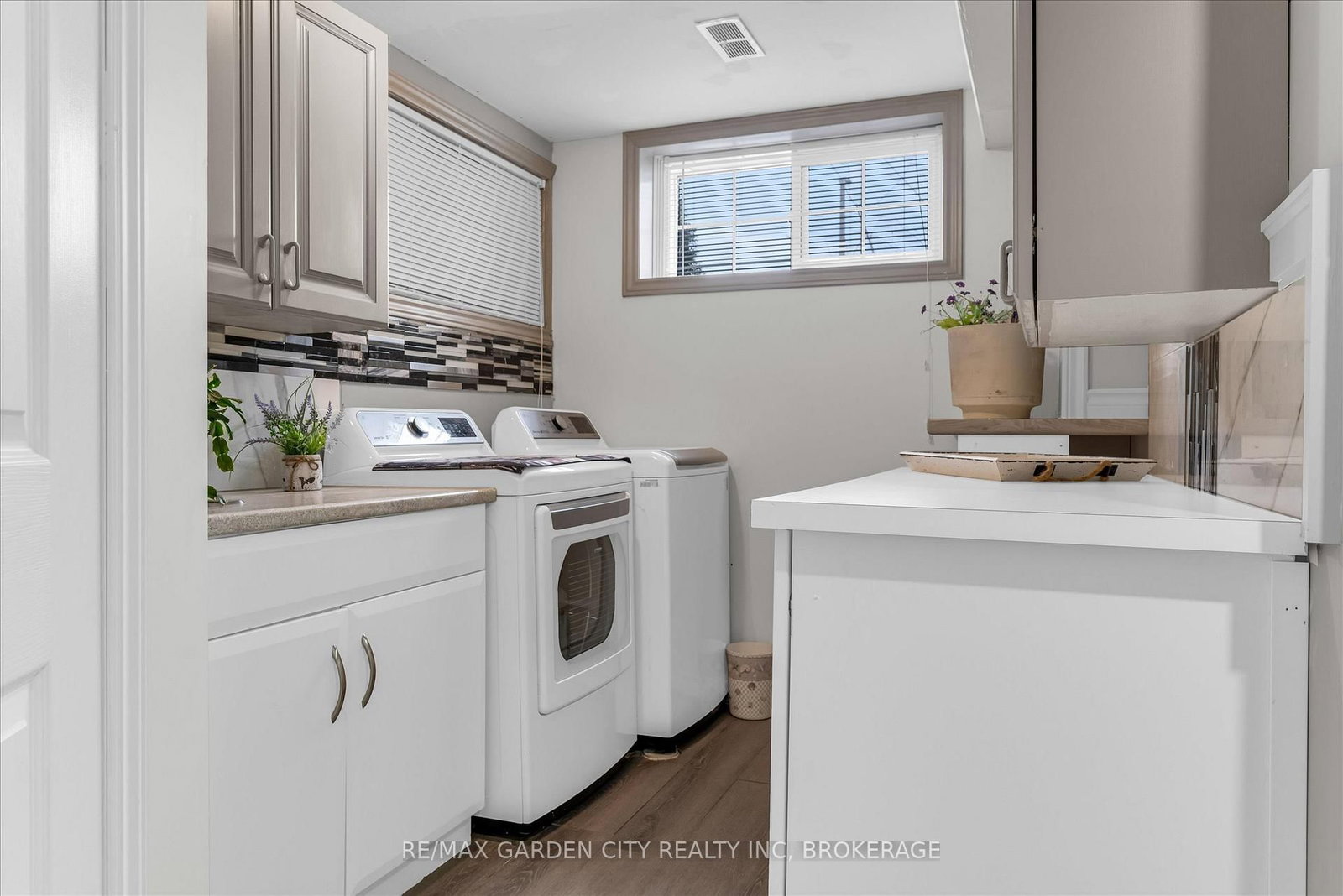 11 Jefferson Court W - Photo 28