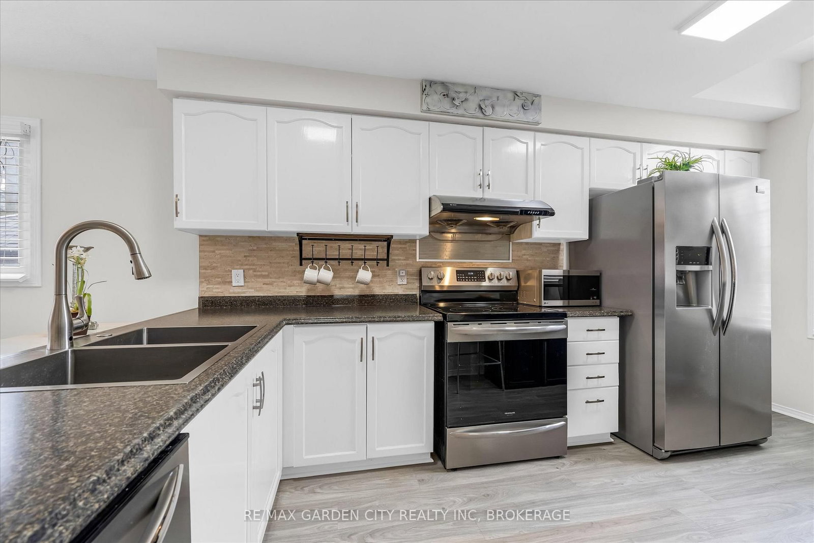 11 Jefferson Court W - Photo 5