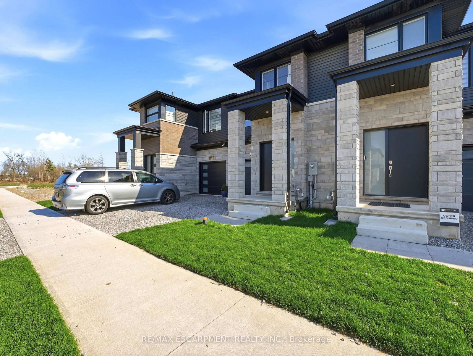 763 Bradford Avenue - Photo 3