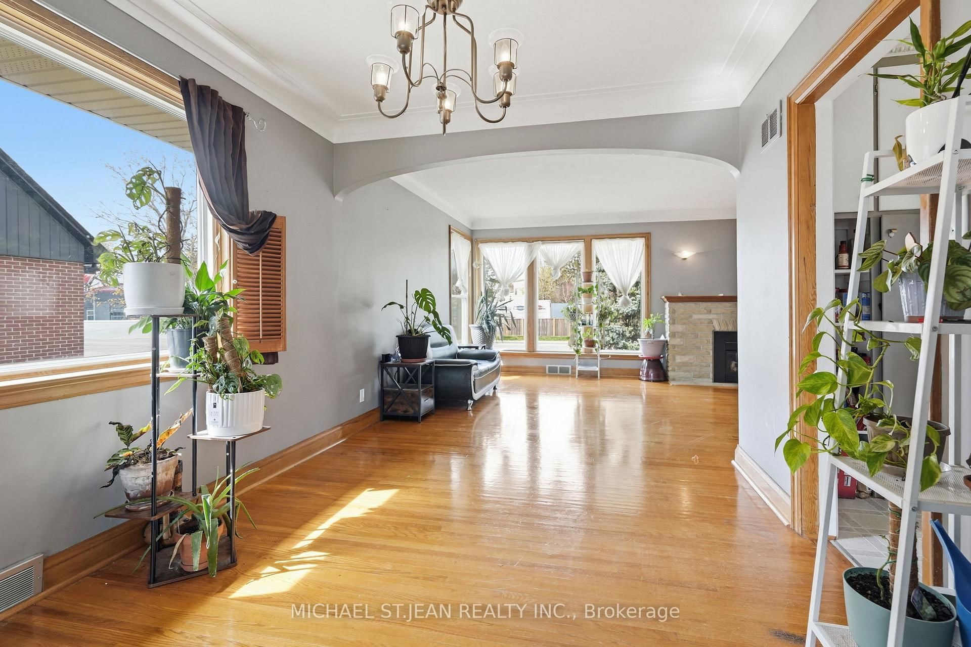12 Parkview Road