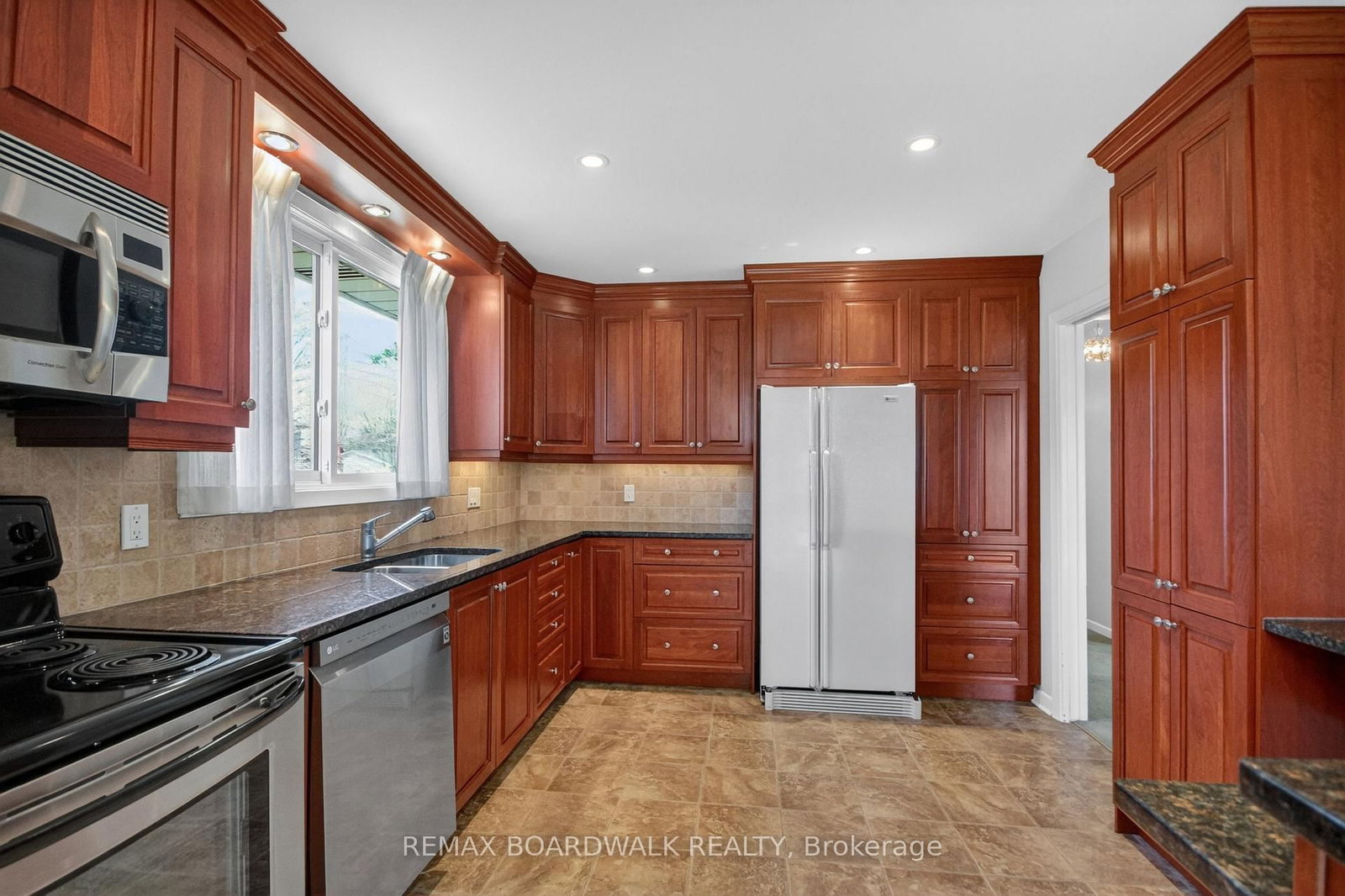 103 Christopher Hamilton Street - Photo 17