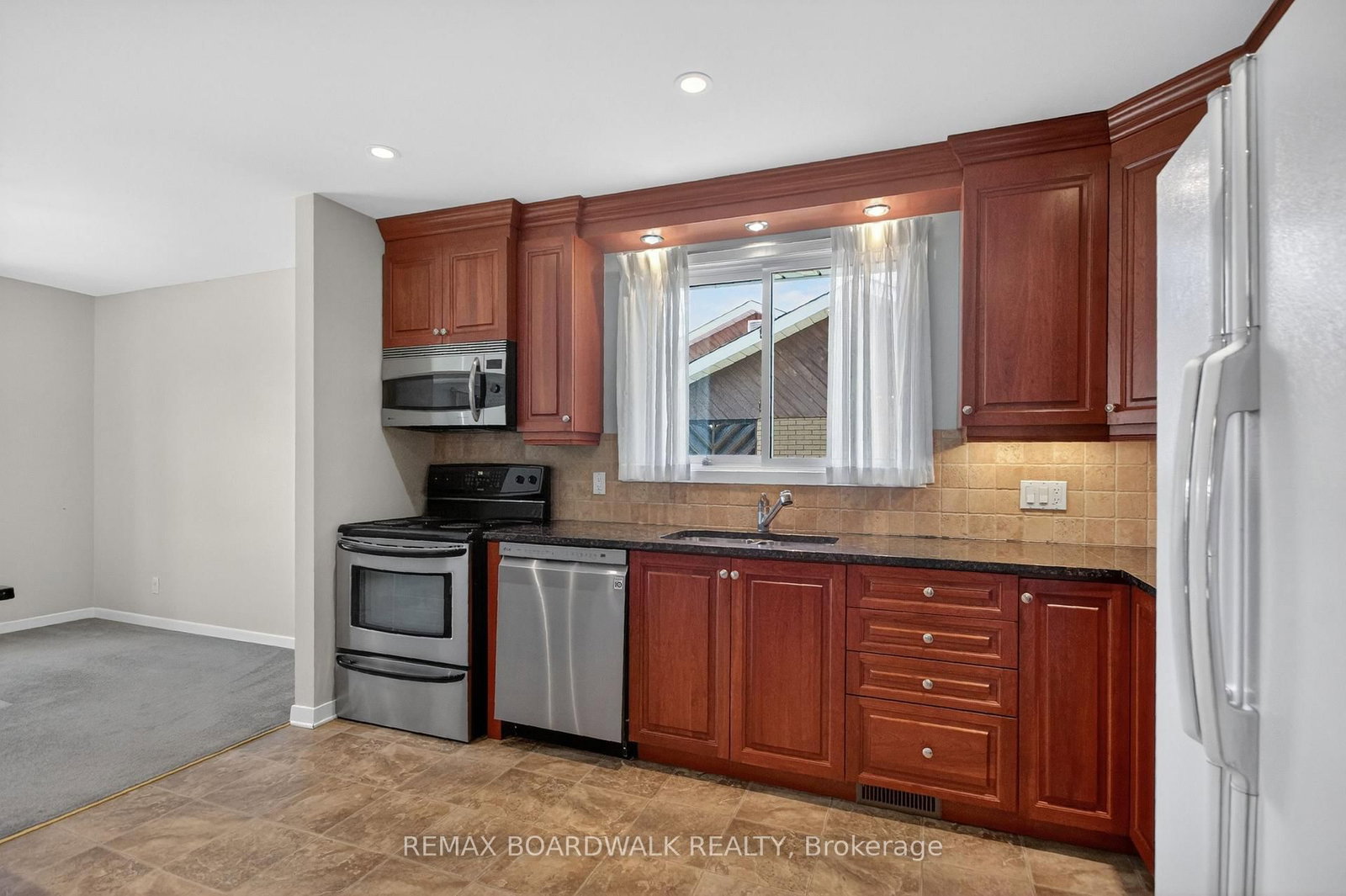103 Christopher Hamilton Street - Photo 18