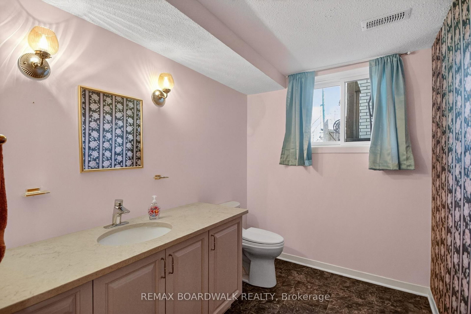 103 Christopher Hamilton Street - Photo 37