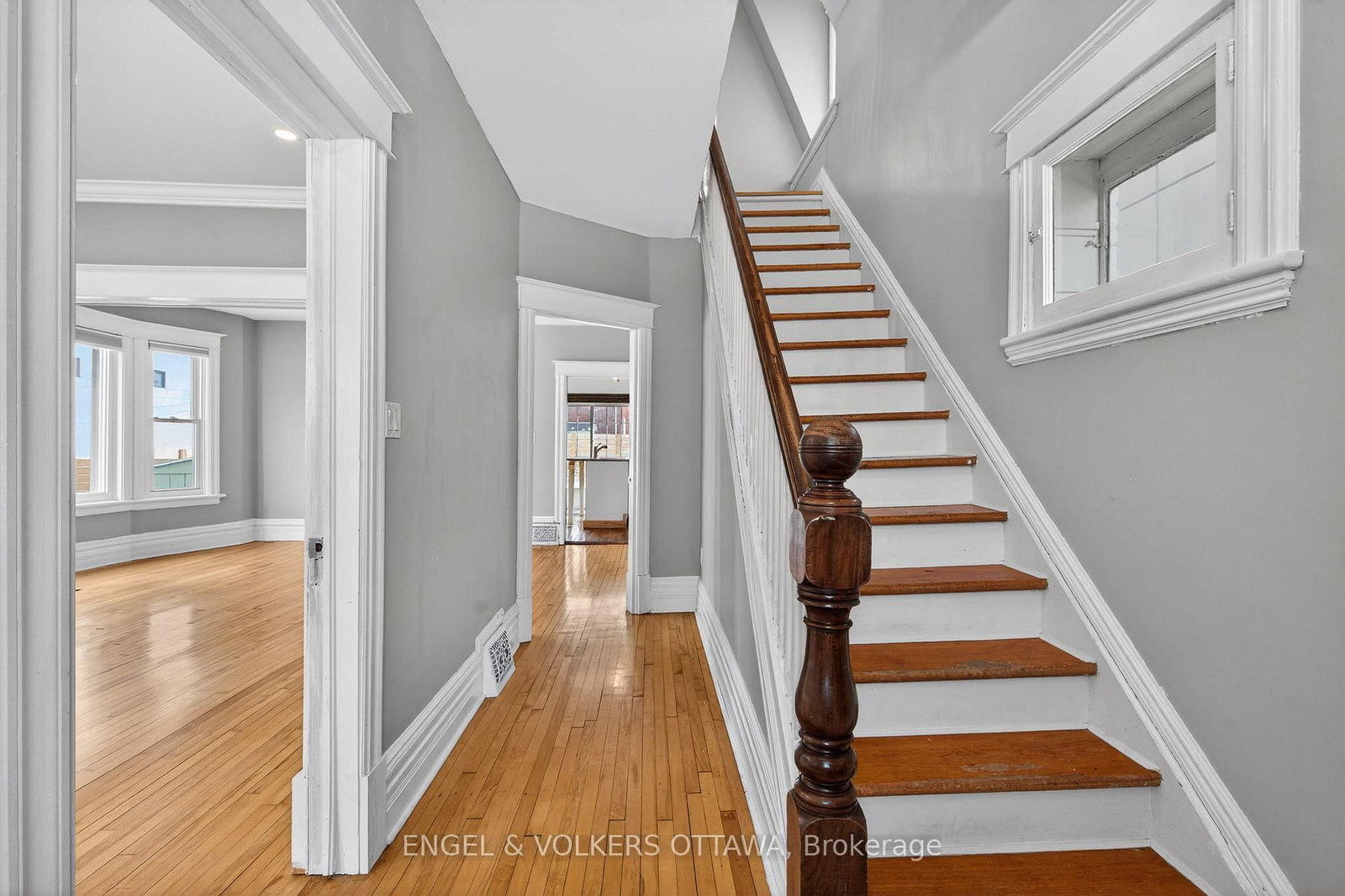 434 Byron Avenue - Photo 2
