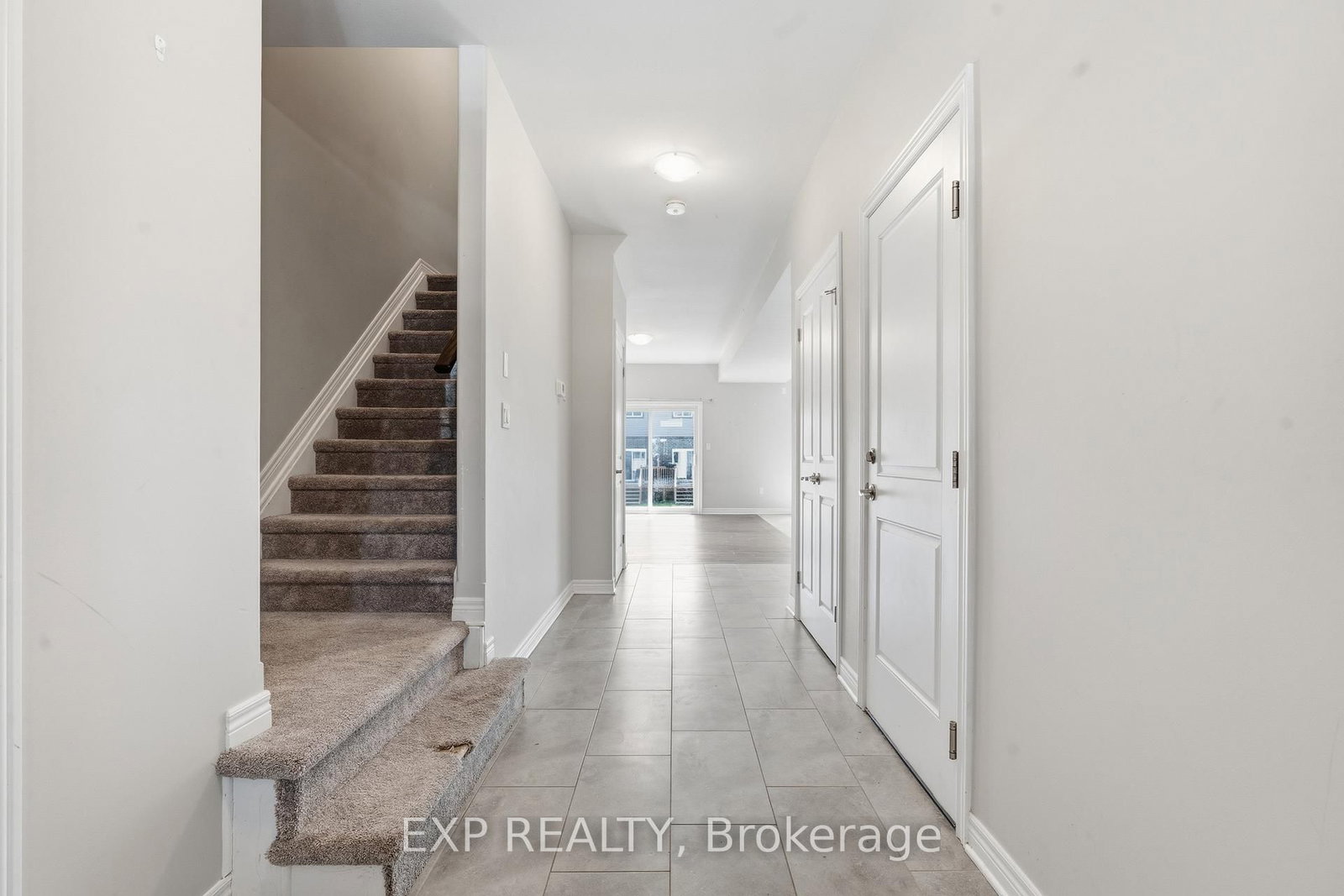 15 Bowman Crescent N - Photo 4