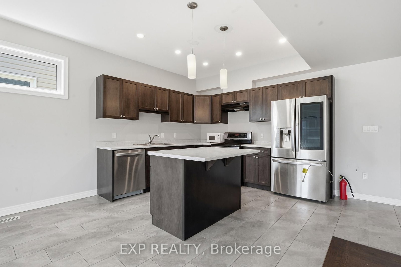 15 Bowman Crescent N - Photo 8