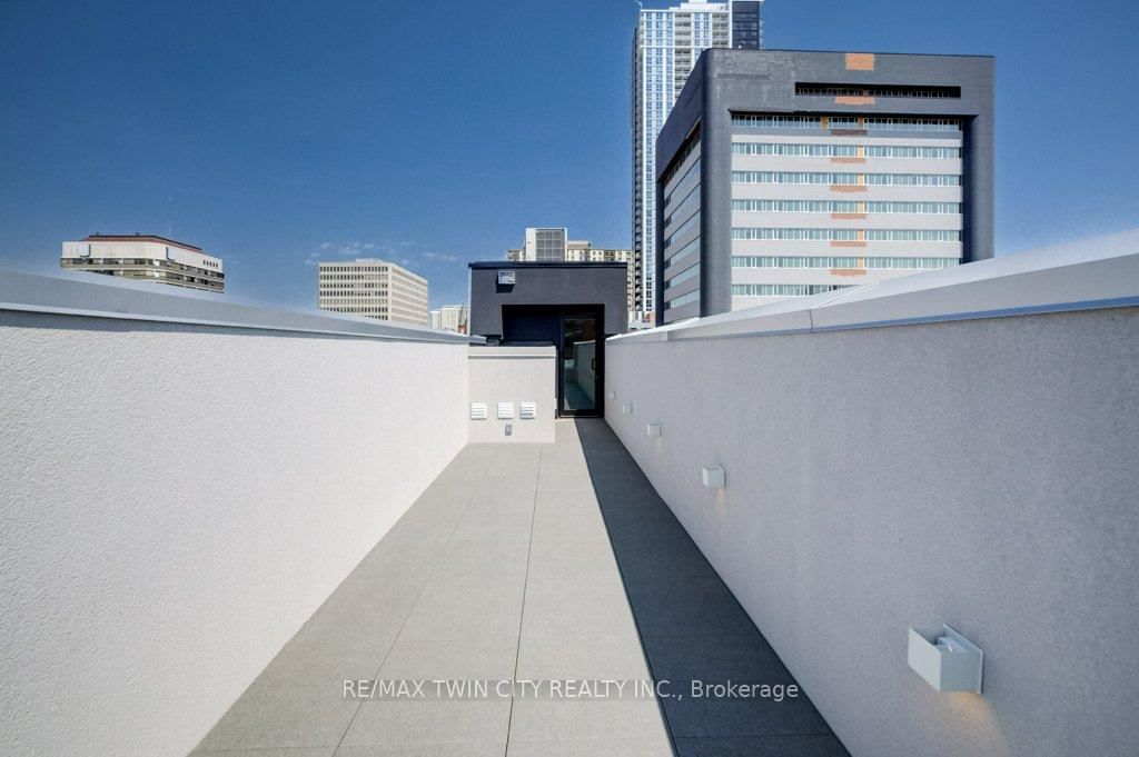 26 King Street E - Photo 17