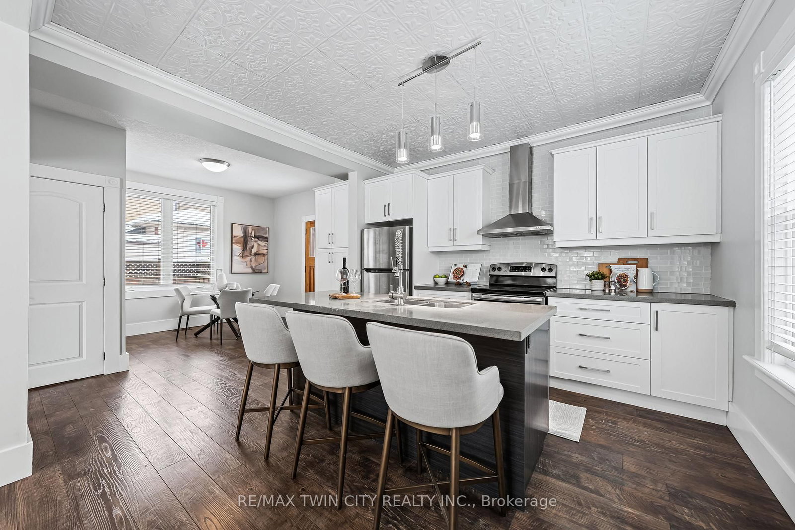 11 Heins Avenue - Photo 14