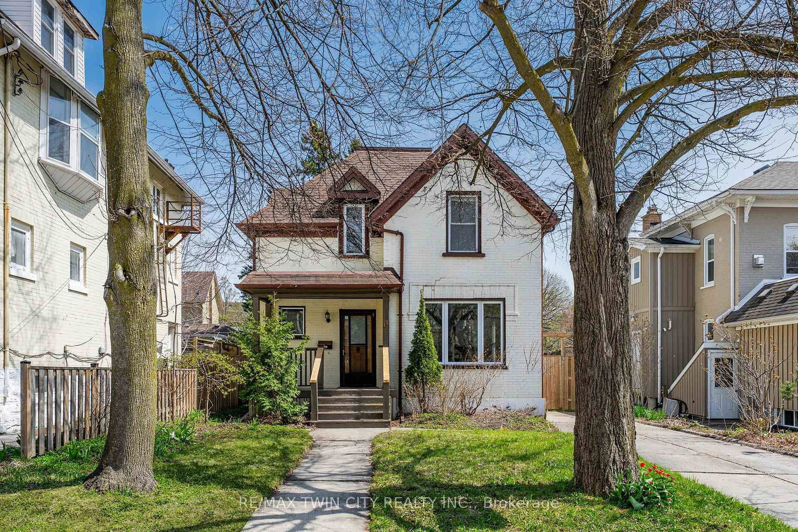 11 Heins Avenue - Photo 2
