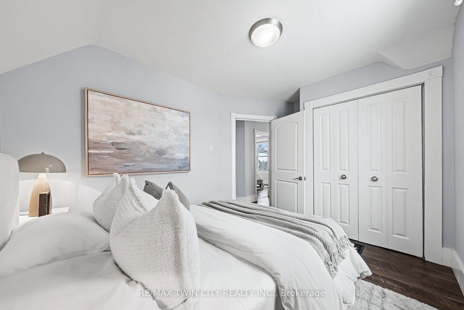 11 Heins Avenue - Photo 32