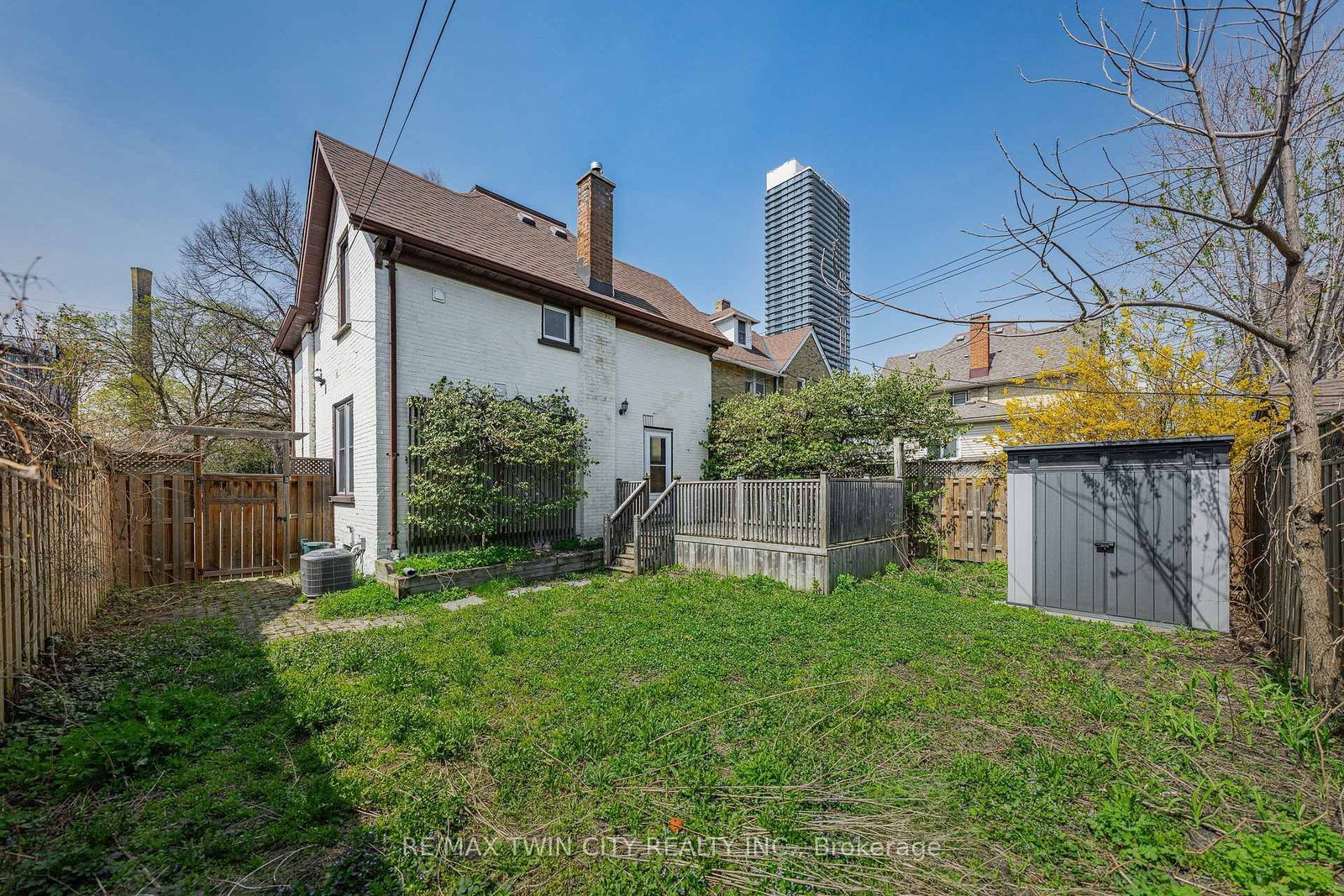 11 Heins Avenue - Photo 37