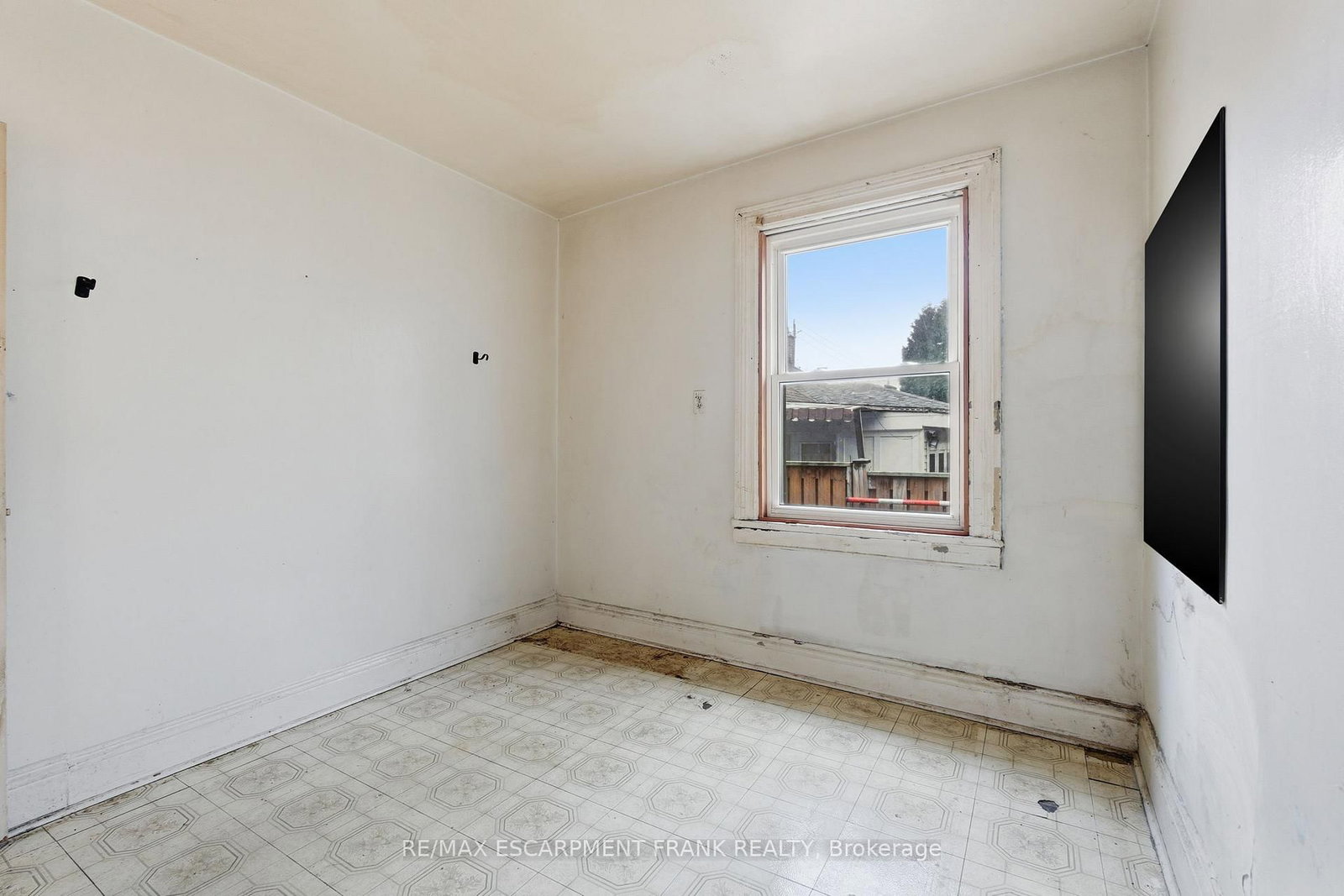 42 Burlington Street E - Photo 30