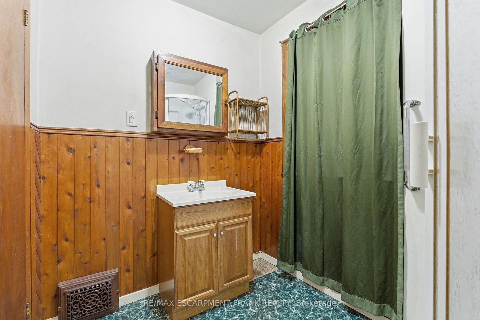 42 Burlington Street E - Photo 33
