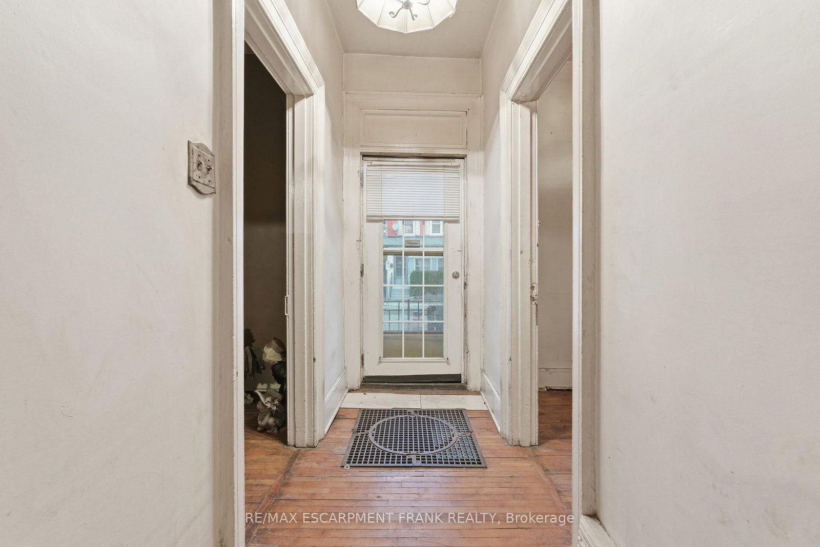 42 Burlington Street E - Photo 8